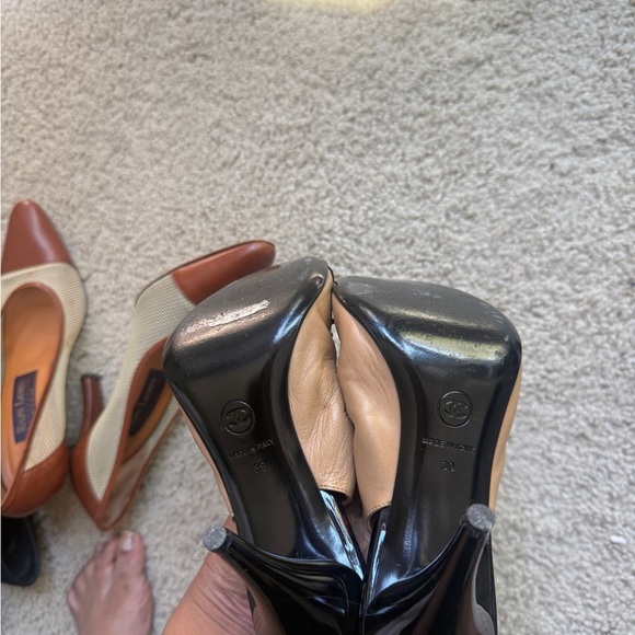 Chanel Tan and Black Women's Heels - Picture 4 of 5